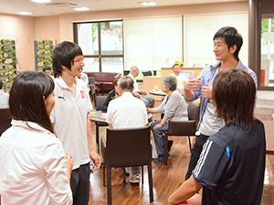 介護の学生とプログラムについての打ち合わせ